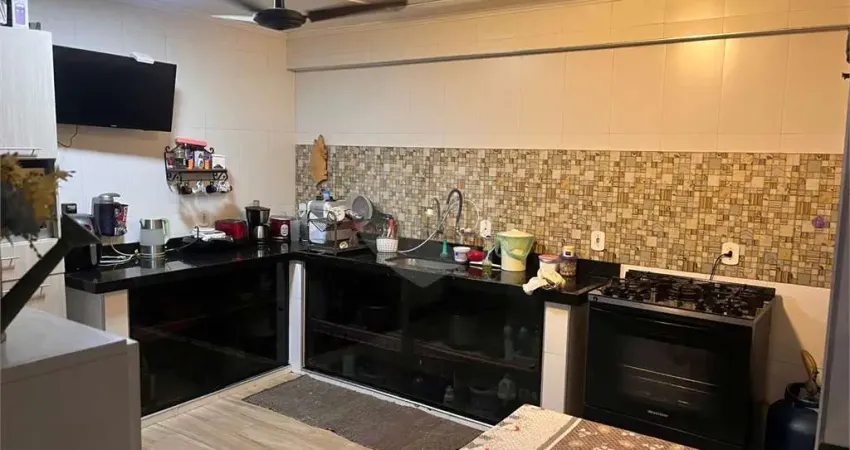 Sobrado com 4 quartos à venda em Vila Antonieta - SP