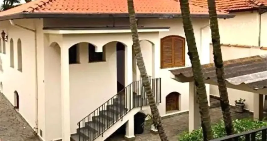 Casa à venda com 4 quartos, sendo 1 suíte, em Vila Guarani, São Paulo - SP