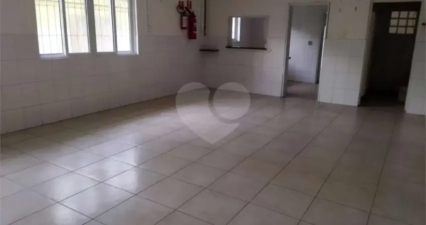Sobrado à venda com 5 quartos, sendo 3 suítes, em Vila Guarani, São Paulo, SP
