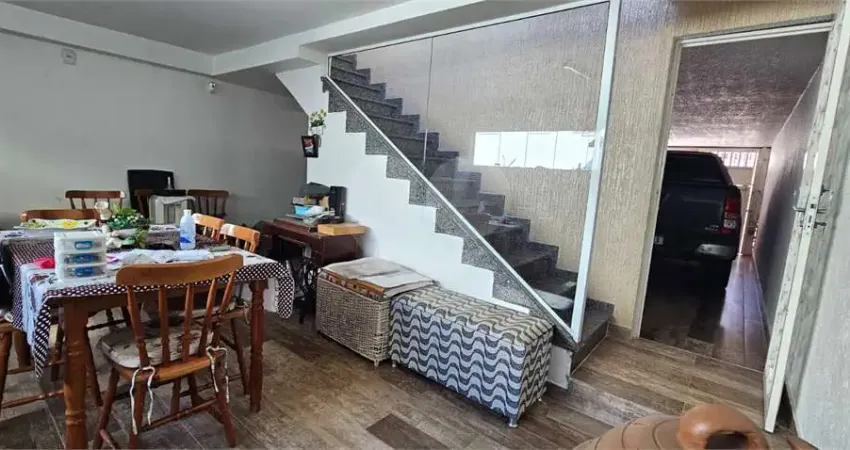 Sobrado à venda com 3 quartos, sendo 1 suíte,  em vila regente feijó, são paulo - sp