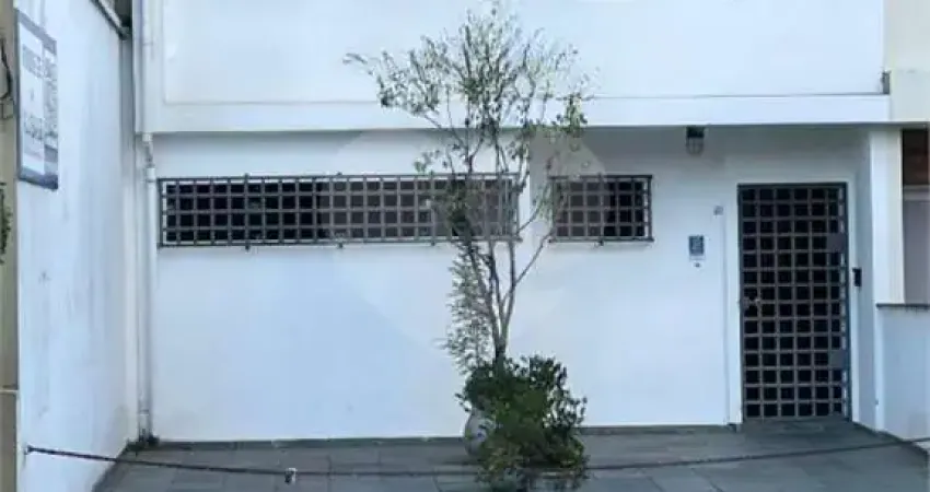 Sobrado à venda ou para alugar com 2 quartos, sendo 2 suítes, em Itaim Bibi, São Paulo, SP