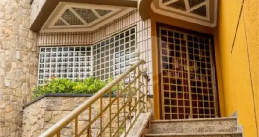 Sobrado à venda com 3 quartos, sendo 3 suítes, em Chácara Inglesa, São Paulo, SP