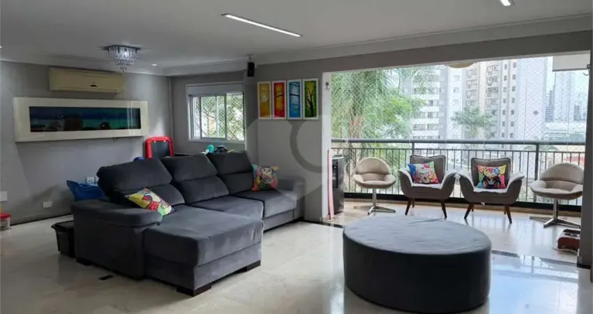 Apartamento à venda com 3 quartos, sendo 1 suíte, no condomínio Première Anália Franco, São Paulo - SP