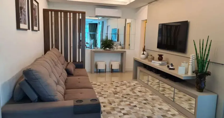 Apartamento Alto Padrão em Meia Praia para até 9 pessoas