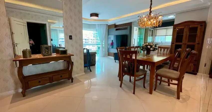 Amplo apartamento na Quadra do Mar em Meia Praia