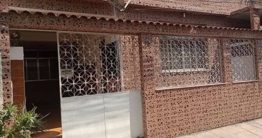 Casa em condomínio fechado com 2 quartos à venda na Estrada Intendente Magalhães, 686, Vila Valqueire, Rio de Janeiro