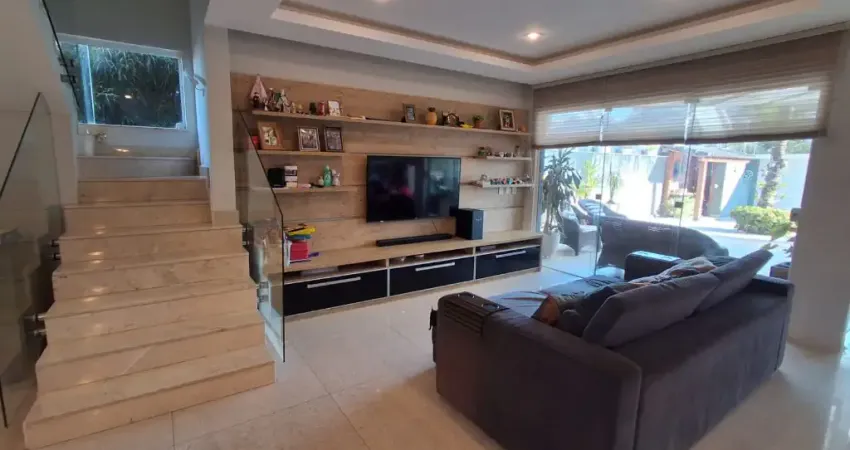 Casa no condomínio sandlake com 273 m, quatro quartos con suites