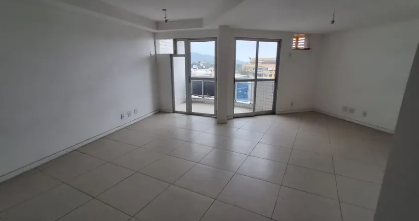 Cobertura com 197 metros, quatro quartos e três suítes na freguesia