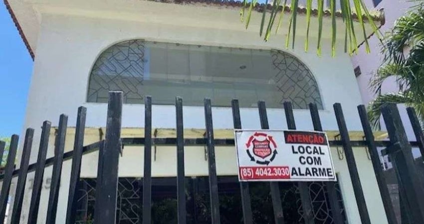 Casa na Rua Monsenhor Bruno , 1258, perto da praça Luísa Távora, na quadra na av santos dumont