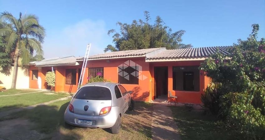 Casa em condomínio fechado com 2 quartos à venda na Rua Itália, 412, Niterói, Canoas