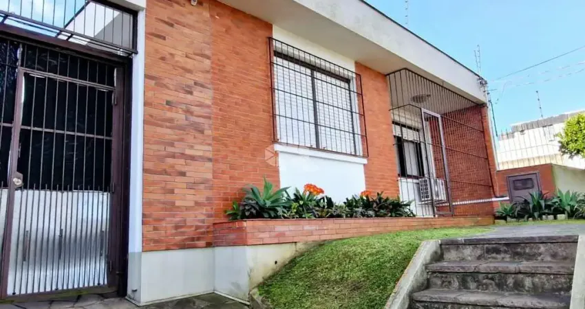Casa com 4 quartos à venda na Rua Aneron Corrêa de Oliveira, 160, Jardim do Salso, Porto Alegre