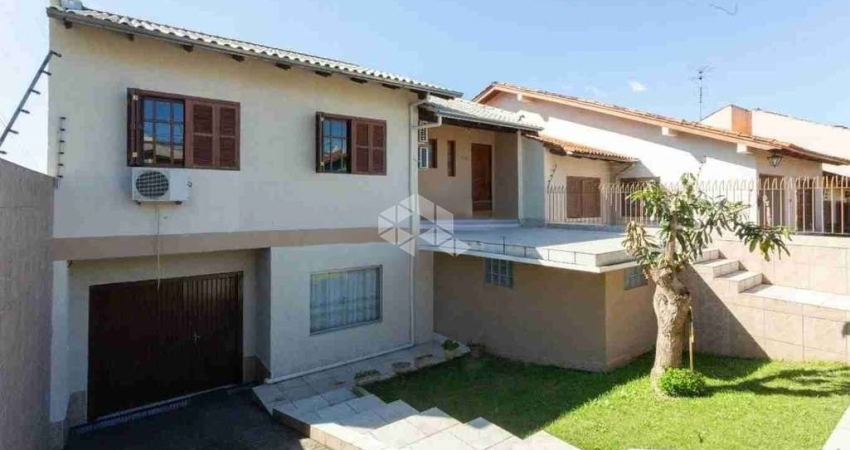 Casa com 3 quartos à venda na Rua Doutor Osvaldo Degrazia, 320, Costa e Silva, Porto Alegre
