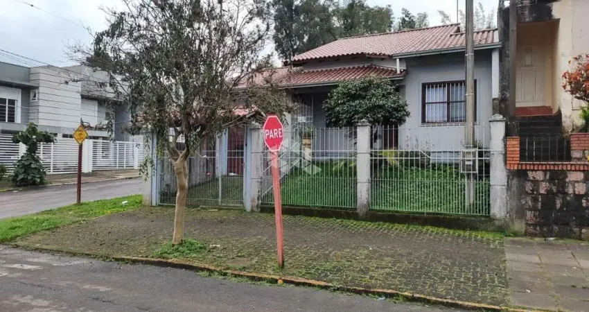Casa com 2 quartos à venda na Rua Tuiuti, 228, Nossa Senhora das Graças, Canoas