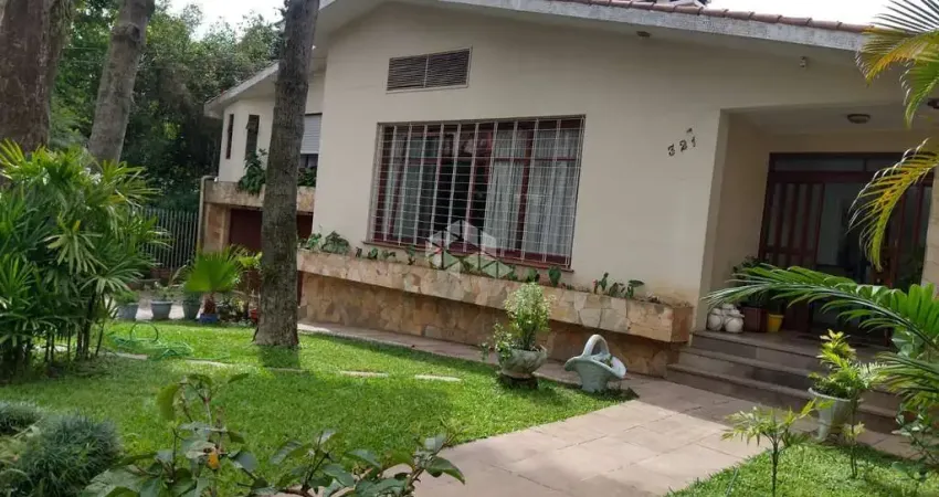 Casa com 5 quartos à venda na Rua Domingos Martins, 321, Centro, Canoas
