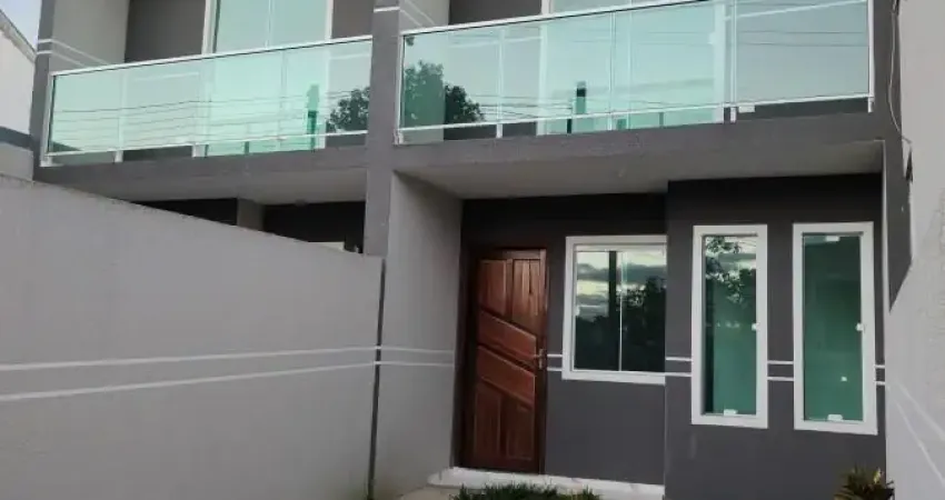 Sobrado no CIC - Vitória Régia, 3 dorm e 2 gar. Use FGTS, carta, carro, financia, 375.000