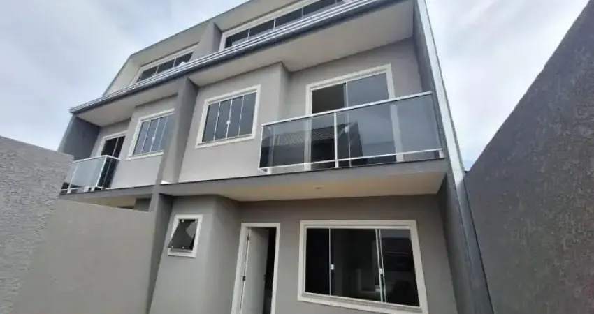 Sobrado/Fazendinha, 4 qts/suíte/4 gar/3 WC. 679.000. Use FGTS, carta, carro, AP, financia