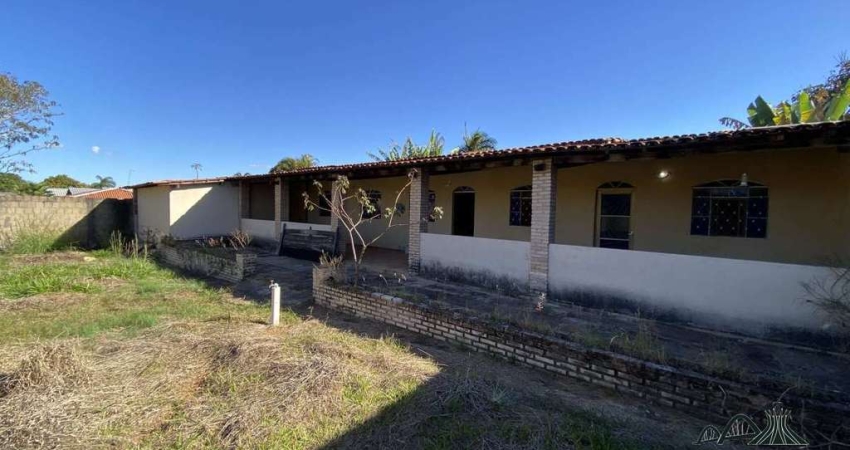 Casa com 3 quartos a 2 minutos da portaria do Condomínio Entre Lagos