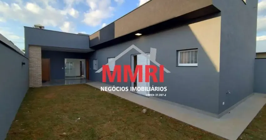 Imperdível Casa à Venda em Araçoiaba da Serra-SP, Bairro San Felipe! 3 Quartos, Suíte, 250m² de Área!