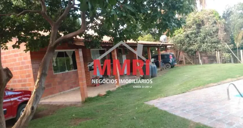 Chácara à venda em Araçoiaba da Serra-SP, bairro Jundiaquara: quarto, sala, 600m² de área.