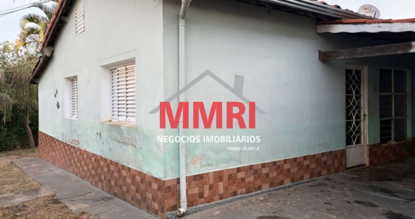 Casa à venda no CENTRO de Araçoiaba da Serra-SP: 2 quartos, 1 sala, 1 banheiro, 44,80 m². Venha conferir!