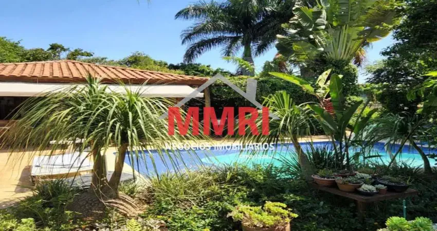 Chácara de  1.200m² com PISCINA à venda em Araçoiaba da Serra-SP: Venha conferir!