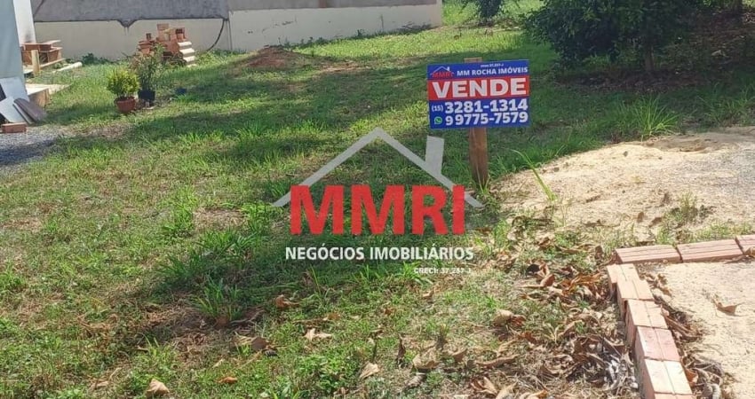 Terreno à venda em Araçoiaba da Serra-SP, bairro Jd. Laura, com 138m² de área: ótima oportunidade!