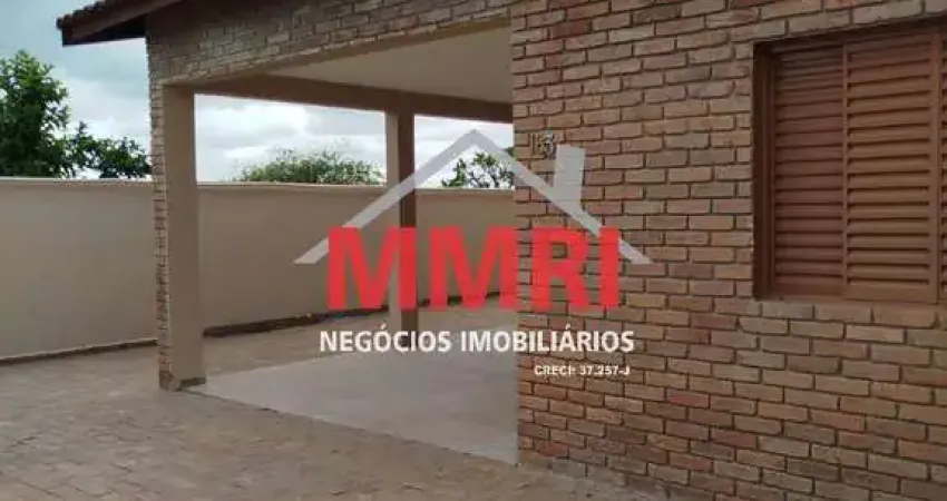 Casa no Centro de Araçoiaba da Serra-SP: 4 quartos, 2 suítes, 2 salas,  banheiro, 300m². Venha conferir!