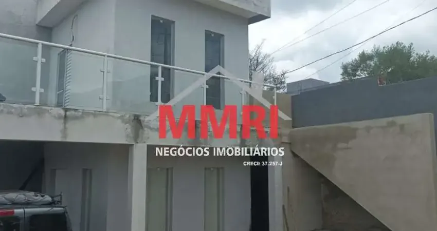 Sobrado à venda no bairro Jundiacanga: 2 quartos, 2 banheiros, 250m² de área!