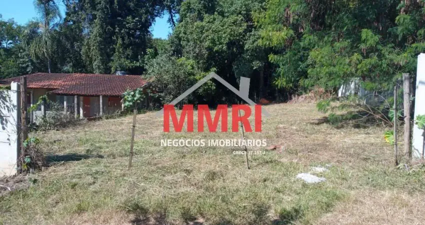 Terreno à venda no Araçoiabinha, 500m² de área. Aproveite esta oportunidade!