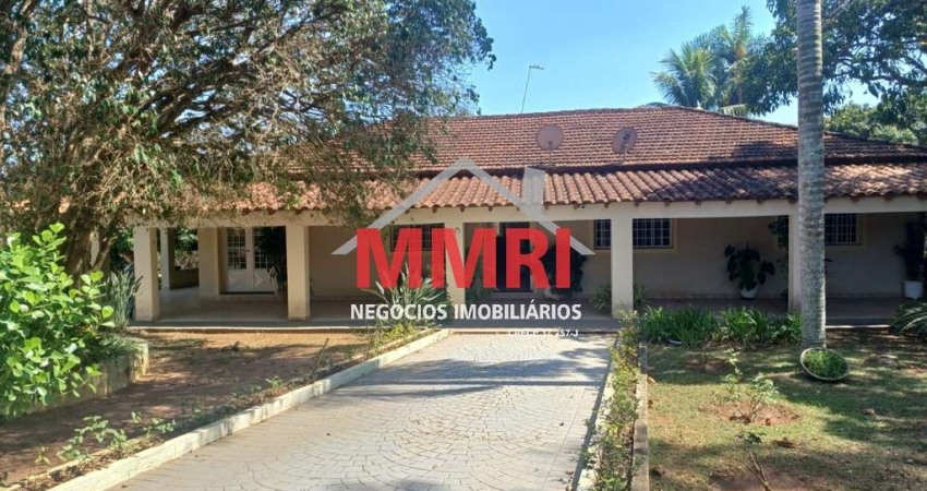 Chácara de 8.000m² com PISCINA à venda no Araçoiabinha. OPORTUNIDADE!
