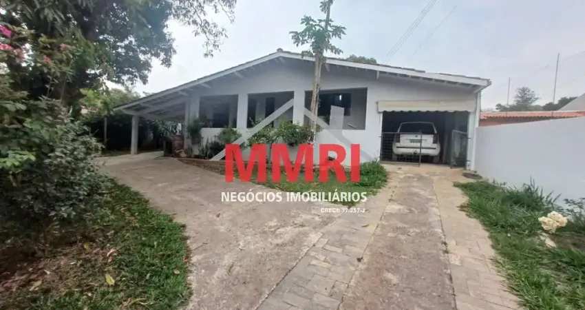 Chácara em condomínio no bairro Aquárius em Araçoiaba da Serra-SP: 3 quartos, sala, 2 banheiros, 2 vagas de garagem, 220m² de área.