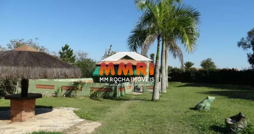Chácara com piscina e 9.000m² à venda em Araçoiaba da Serra-SP no bairro Jundiacanga.