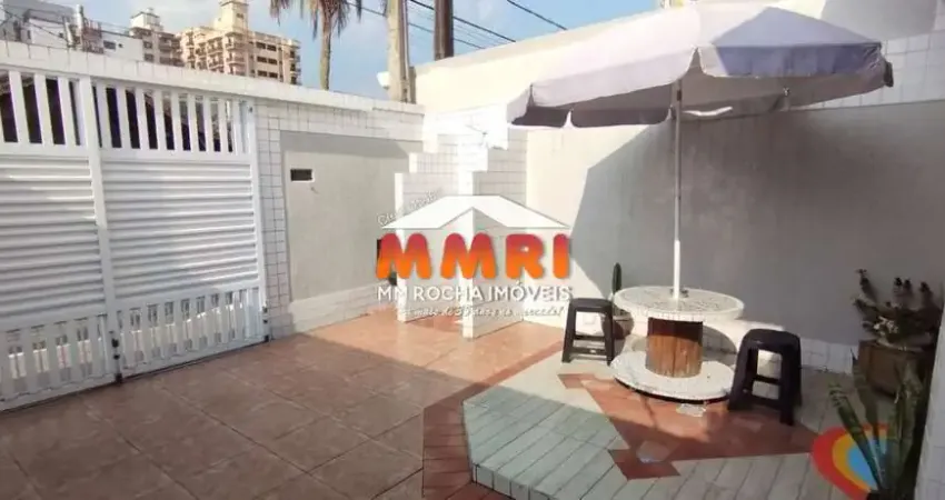 Casa de 2 dormitórios a 250m da praia - Praia Grande/SP