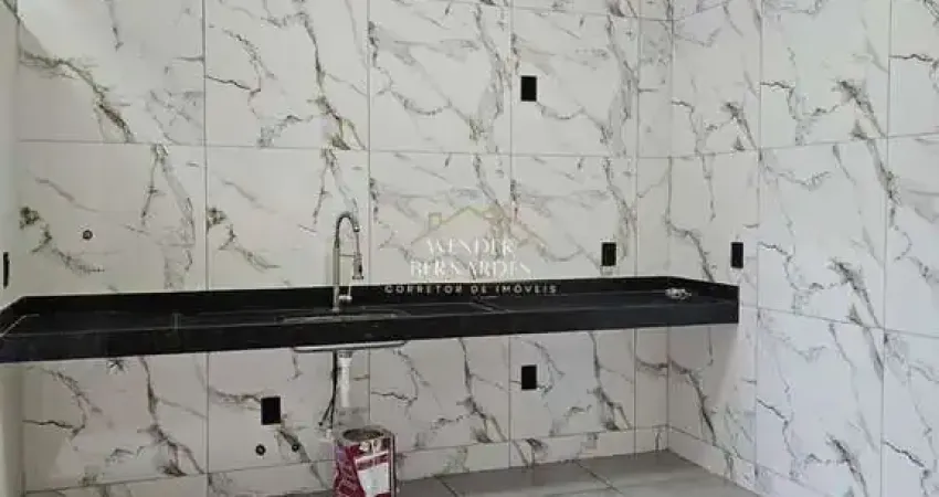 Casa nova no Jardim Brasília com 2 Quartos, suíte e pé direito alto.