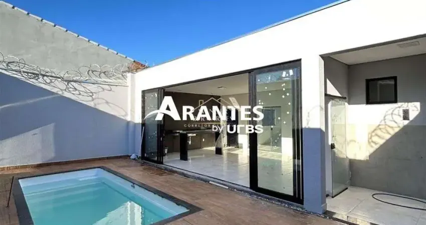 Casa térrea com piscina, 3 quartos, área gourmet integrada, Jardim Inconfidência