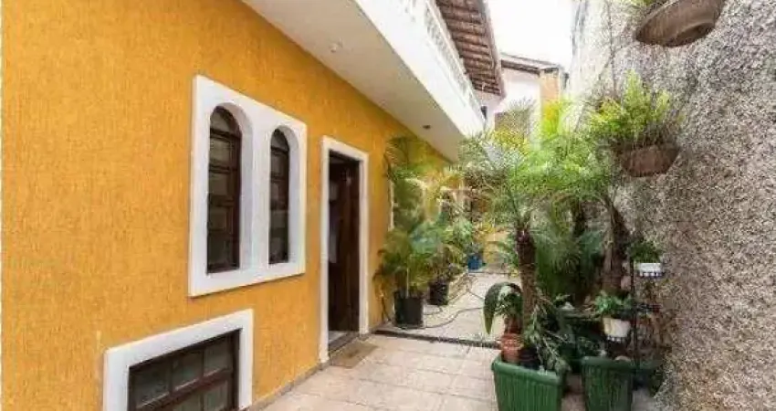 Sobrado à venda em Pinheiros com 200m² 6 dormitórios 4 banheiros 4 vagas