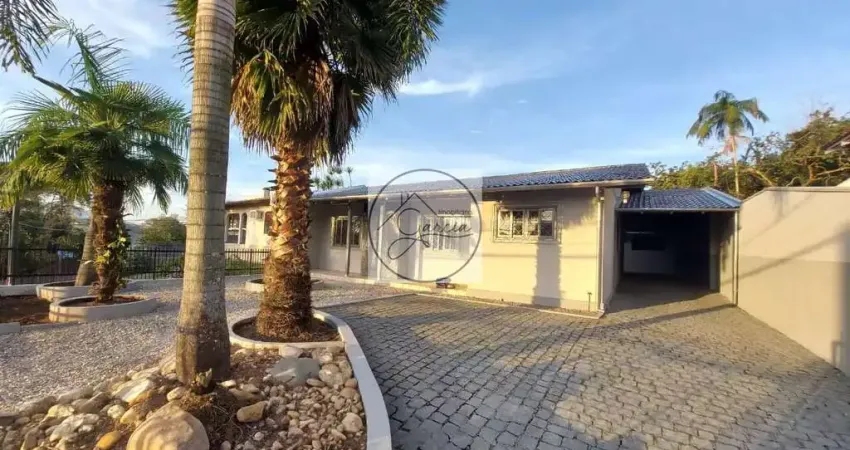 Casa com 3 quartos para alugar no Souza Cruz, Brusque 