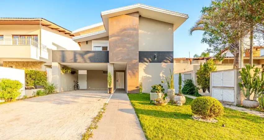 Casa com 4 dormitórios, duas suítes e 360m² á venda no Alphaville 04.