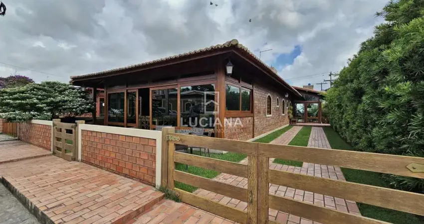 Incrível! Casa com 4 Quartos em Condomínio em Gravatá/PE