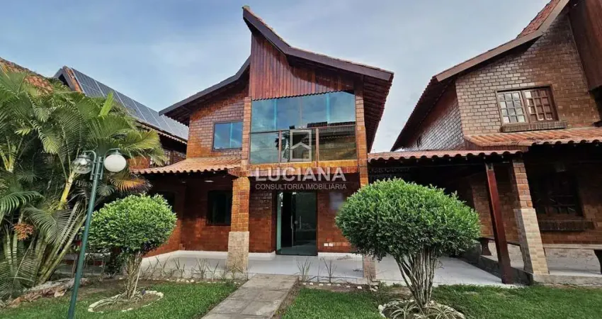 5 Quartos! Casa estilo privê em condomínio fechado em Gravatá/PE