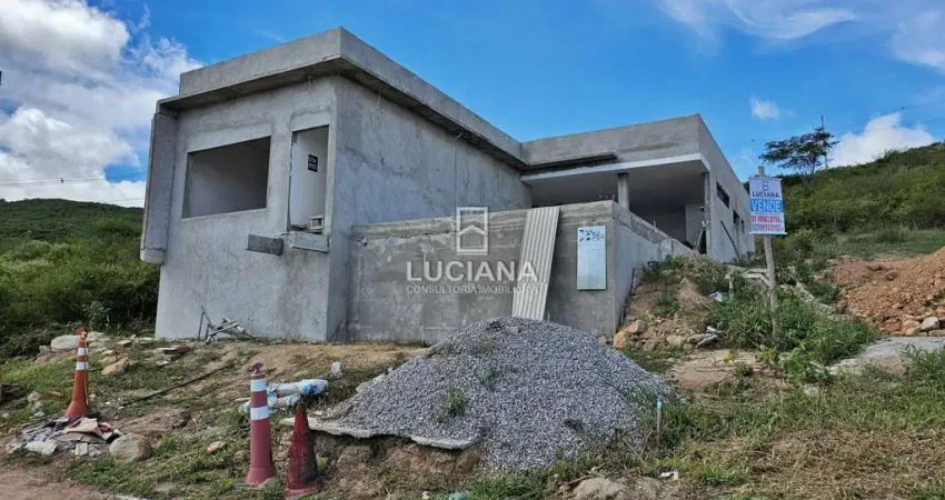Com vista! Casa com Projeto para concluir para venda - Condomínio - Bezerros