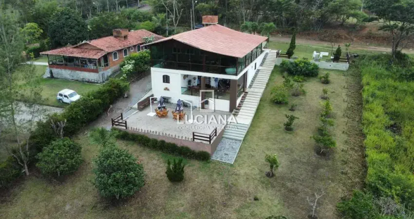 Incrível! Imóvel Alto Padrão com 2 Casas Independentes em Condomínio - Gravatá