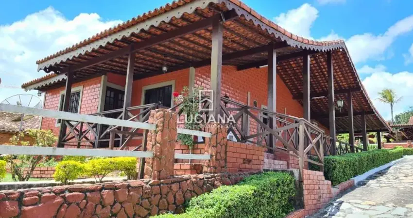 5 Quartos! Casa em Condomínio próximo da BR-232 em Gravatá/PE