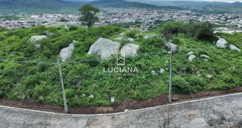 Vista Panorâmica! Lote com 1356 m² em Excelente Condomínio em Bezerros/PE