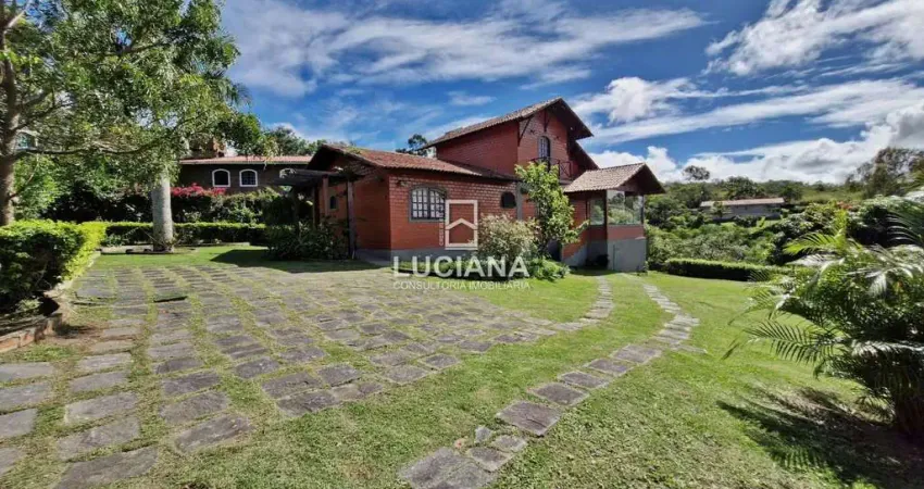 Perto do Centro da Cidade! Casa em Condomínio com Clima Incrível em Gravatá/PE