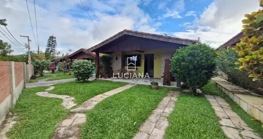 Casa com 3 Quartos em Condomínio localizado a 500 metros da Via Local em Gravatá