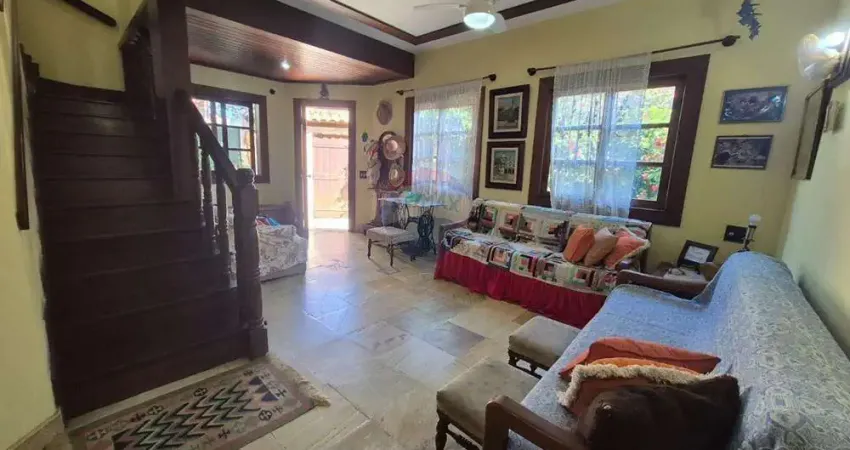CHARMOSA CASA DUPLEX A VENDA - 3 SUITES - CANTO ESQUERDO DE GERIBÁ - PÉ NA AREIA - R$ 1.400.000,00