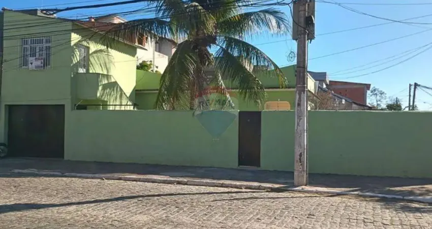 Casa espaçosa de 3 quartos, 300m2, a venda em são cristóvão/ cabo frio: seu novo lar!