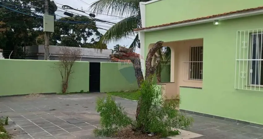 Casa Espaçosa de 3 quartos, 300m2, a Venda em São Cristóvão/ Cabo Frio: Seu novo lar!