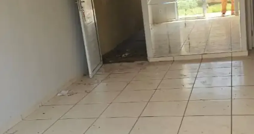 Alugo casa 2/4 sendo 2 suites condomínio terra nova em várzea grande.